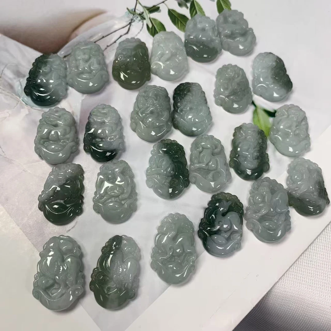 天然A货翡翠精致小巧可爱小十二生肖牌玉坠（有微瑕）-多样性发其