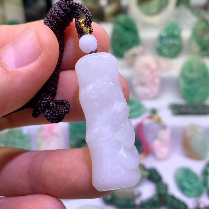 独山玉未镶嵌颈饰