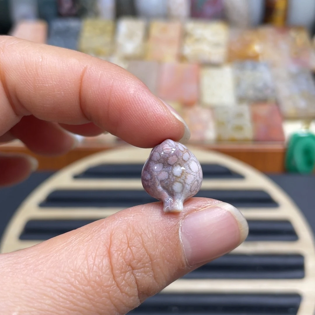 硅化玉未镶嵌颈饰精品