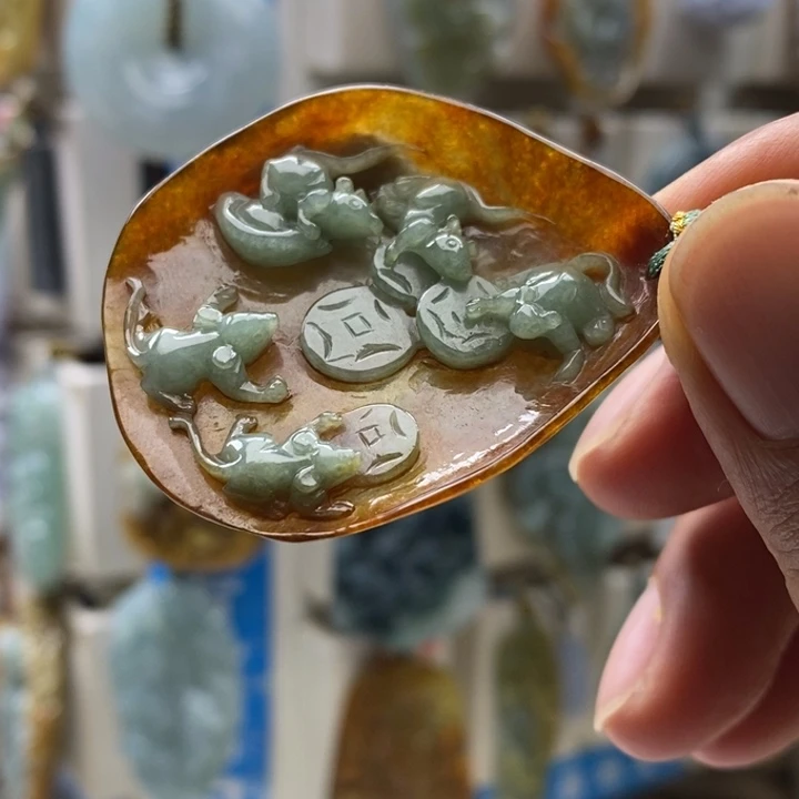 翡翠未镶嵌颈饰我