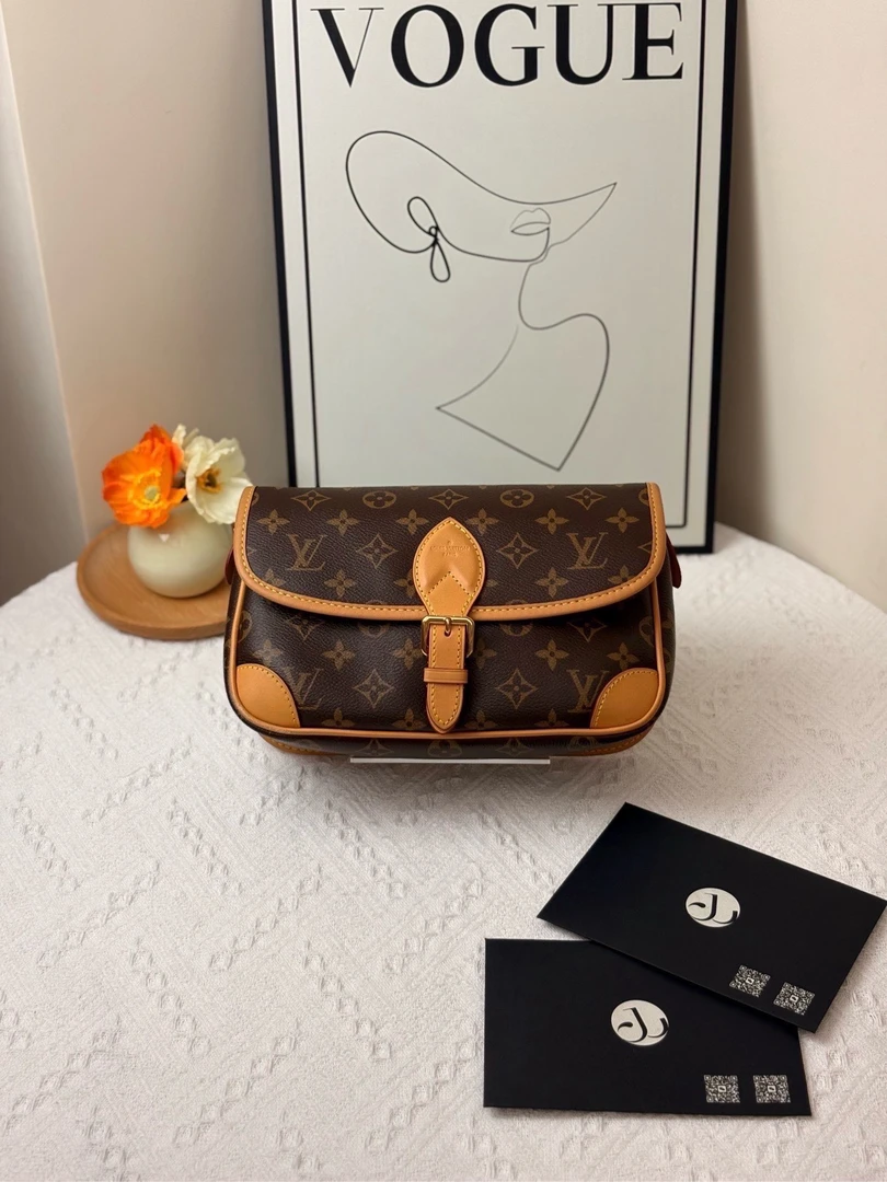 99新 LouisVuitton/路易威登 法棍老花黑肩带 芯片款/JW5952