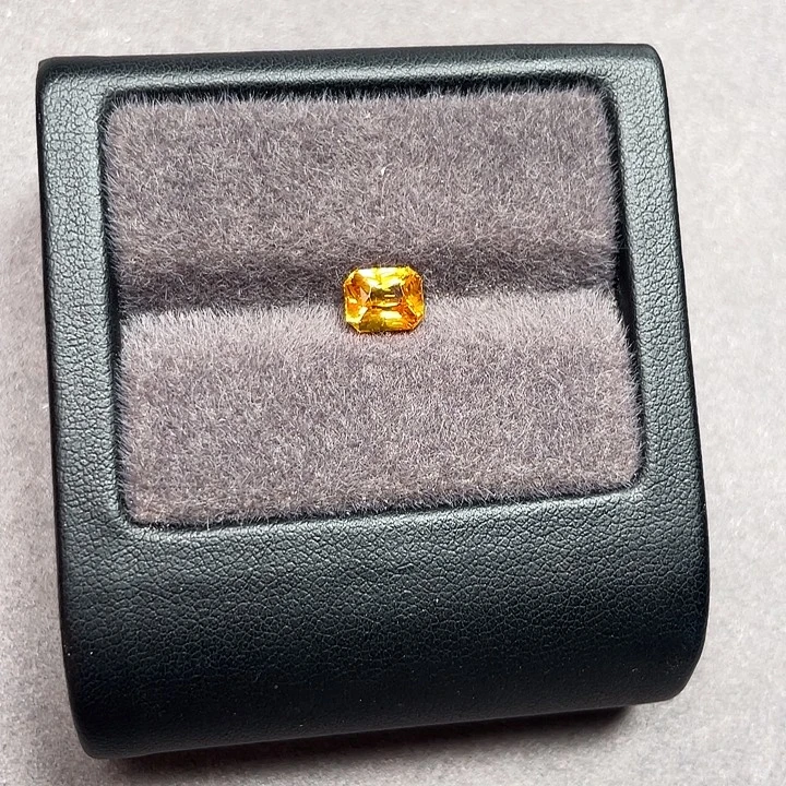 蓝宝石裸石1.62ct金丝雀黄色蓝宝石