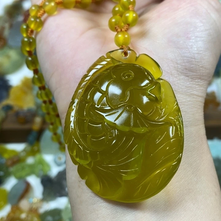 未镶嵌蛇纹石玉吊坠