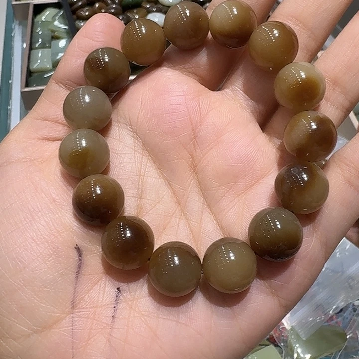 小***心和田玉（糖玉）未镶嵌手链