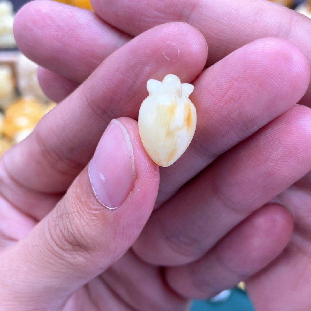 琥珀未镶嵌裸石蜜蜡