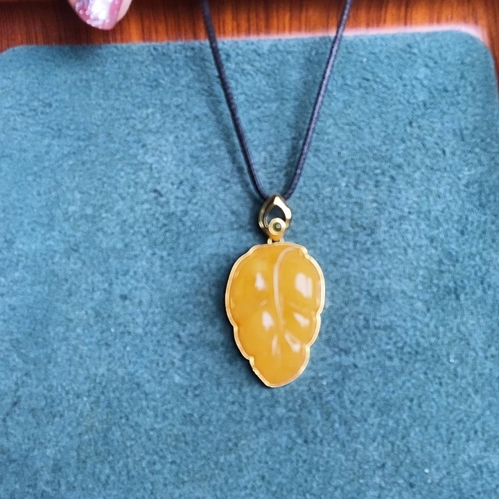 蜜蜡银S925镶嵌颈饰吊坠