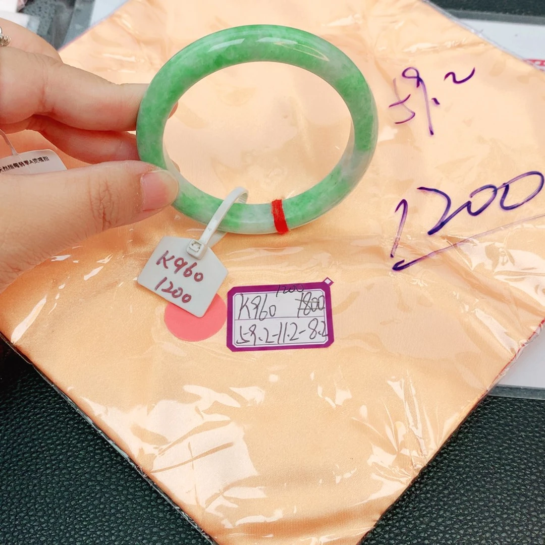翡翠手镯未镶嵌缅甸翡翠