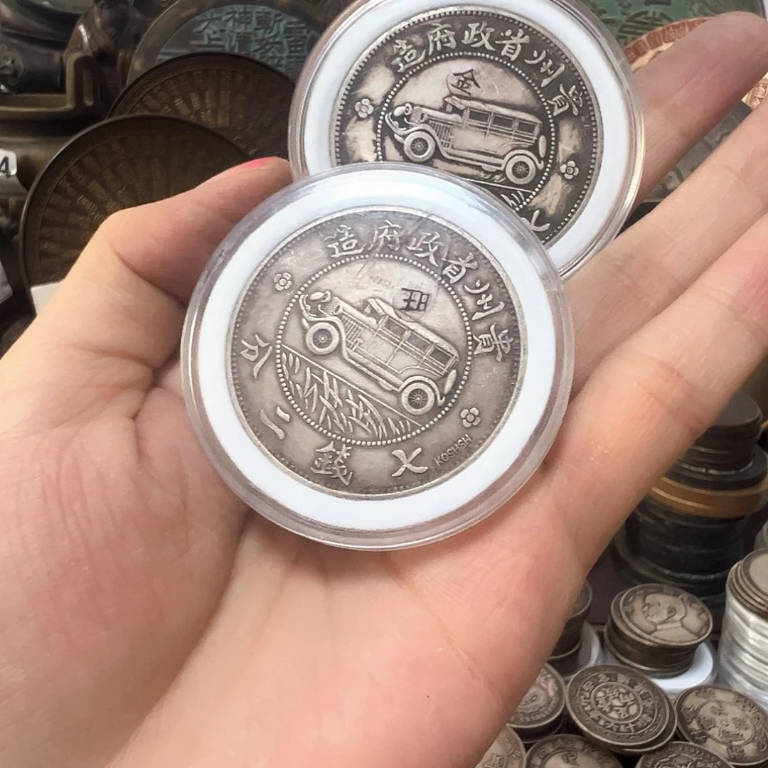 用***人金属复古风格摆件