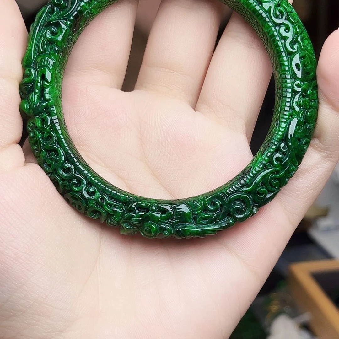 颈饰未镶嵌翡翠多样性