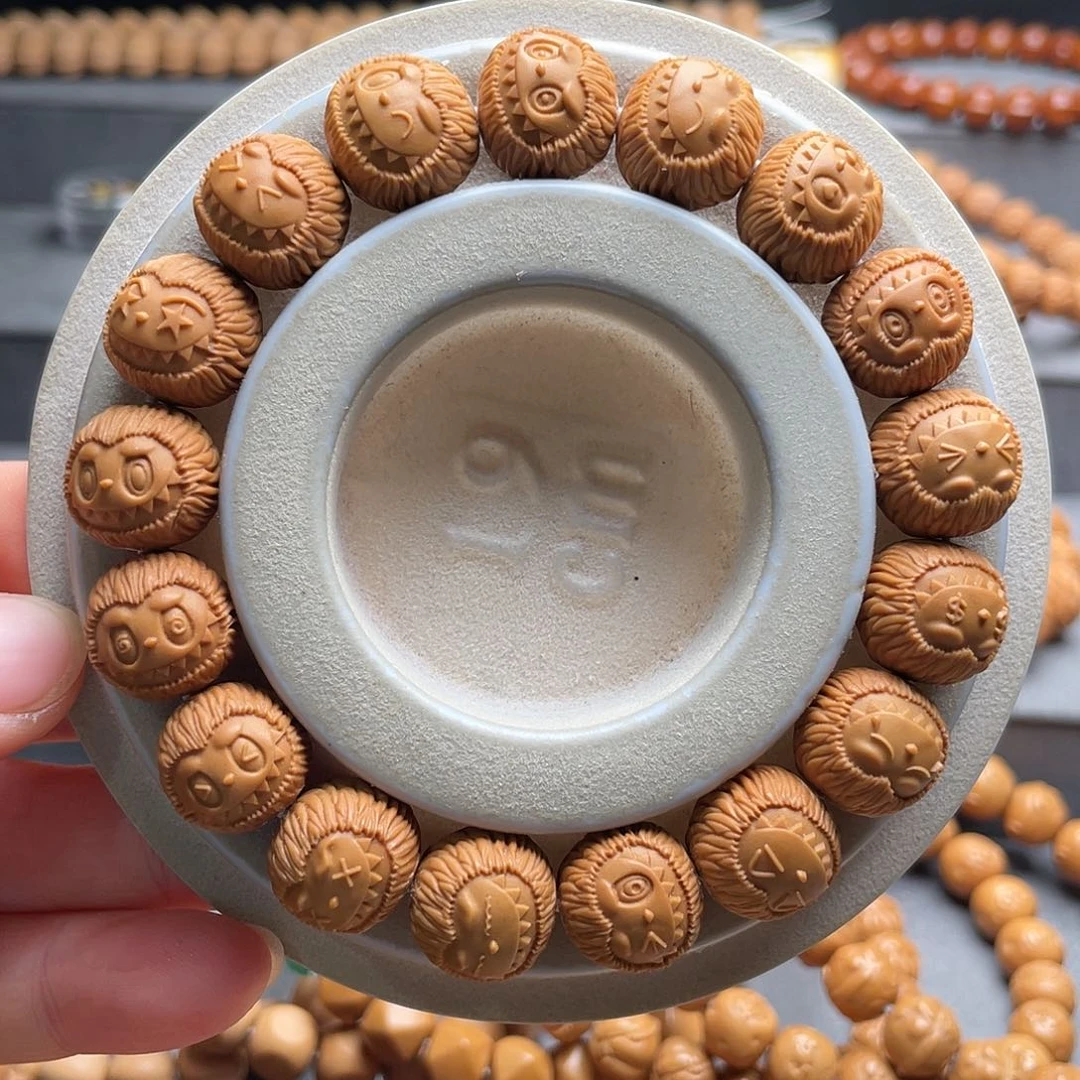 猴头核桃吊坠?*?拉布布（龙岩）