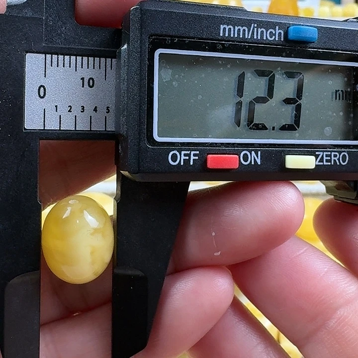 蜜蜡未镶嵌裸石15杂