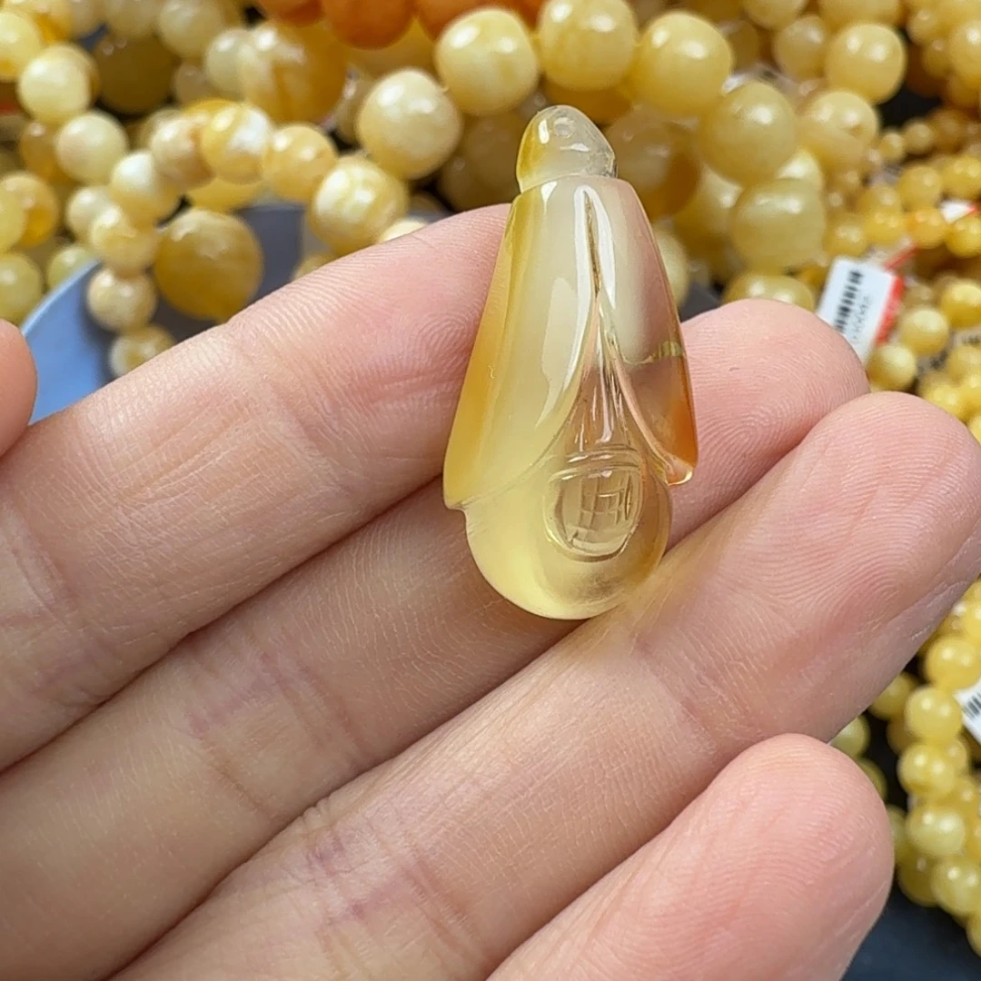 琥珀未镶嵌珠宝奇石