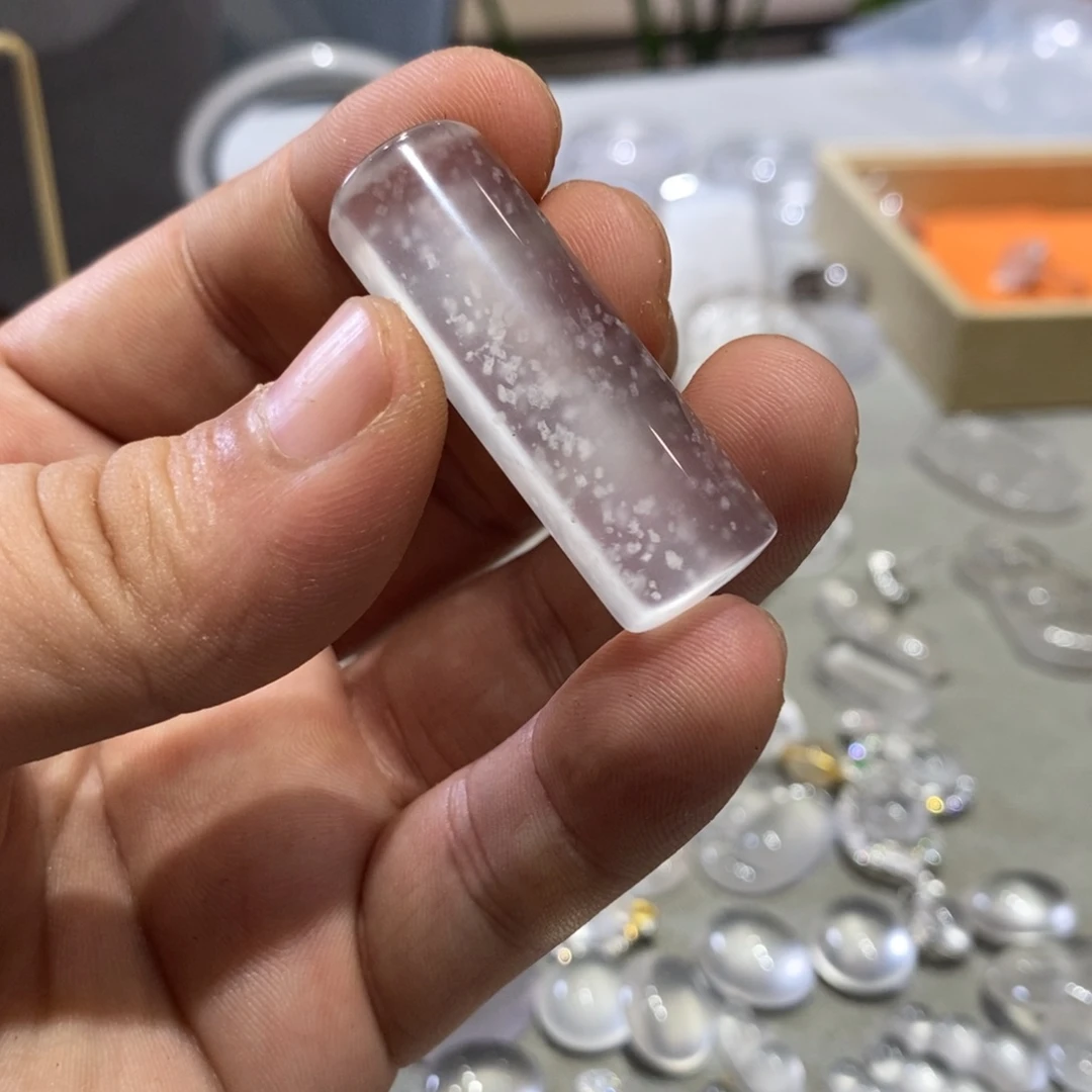 耀***耀石英质玉未镶嵌颈饰