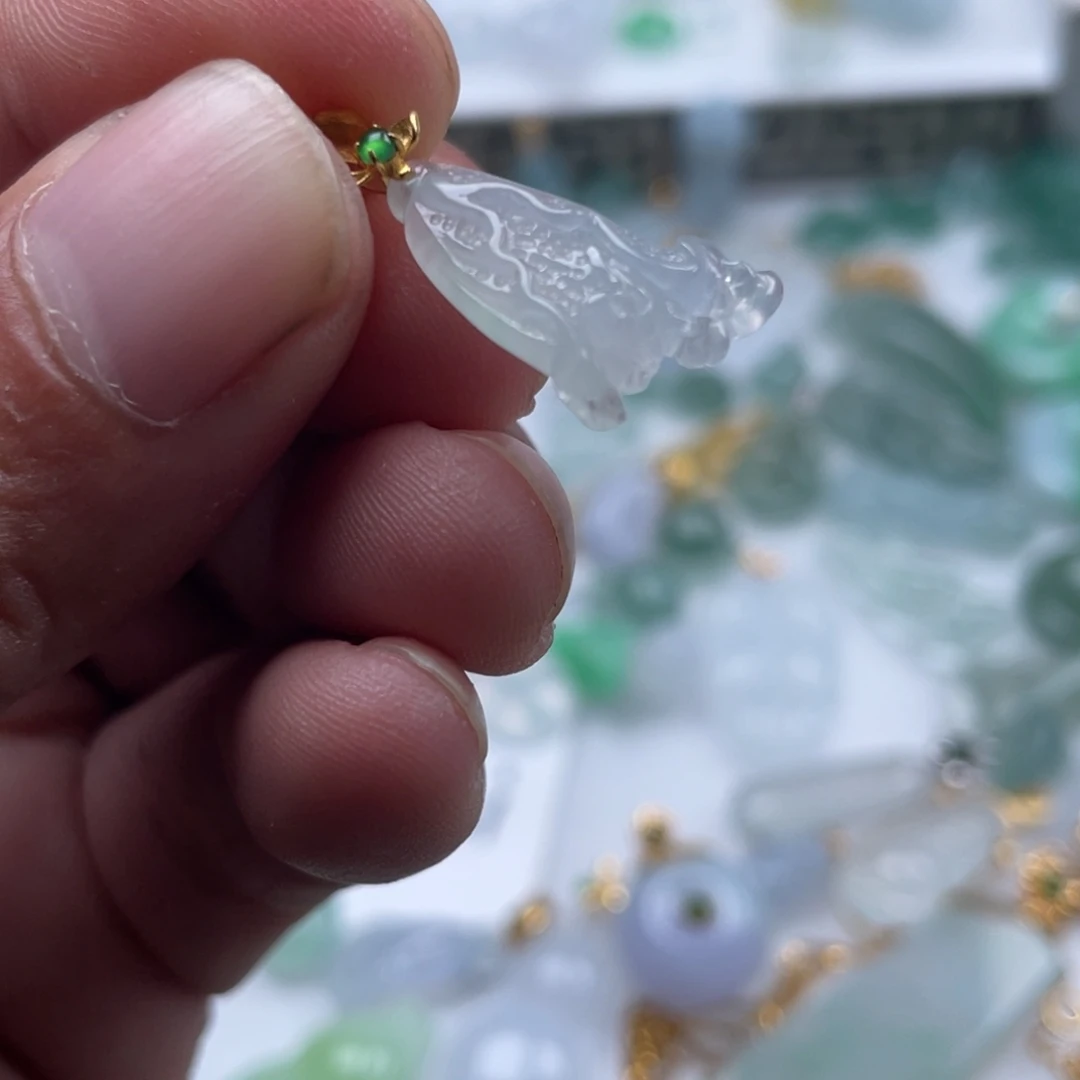 翡翠未镶嵌颈饰翡翠冰白菜