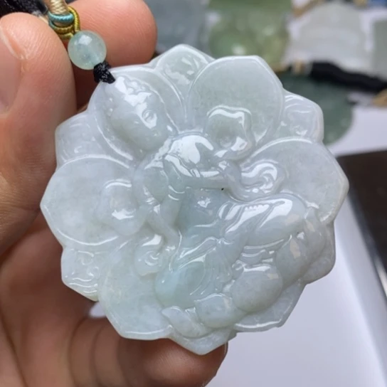 翡翠未镶嵌颈饰翡翠