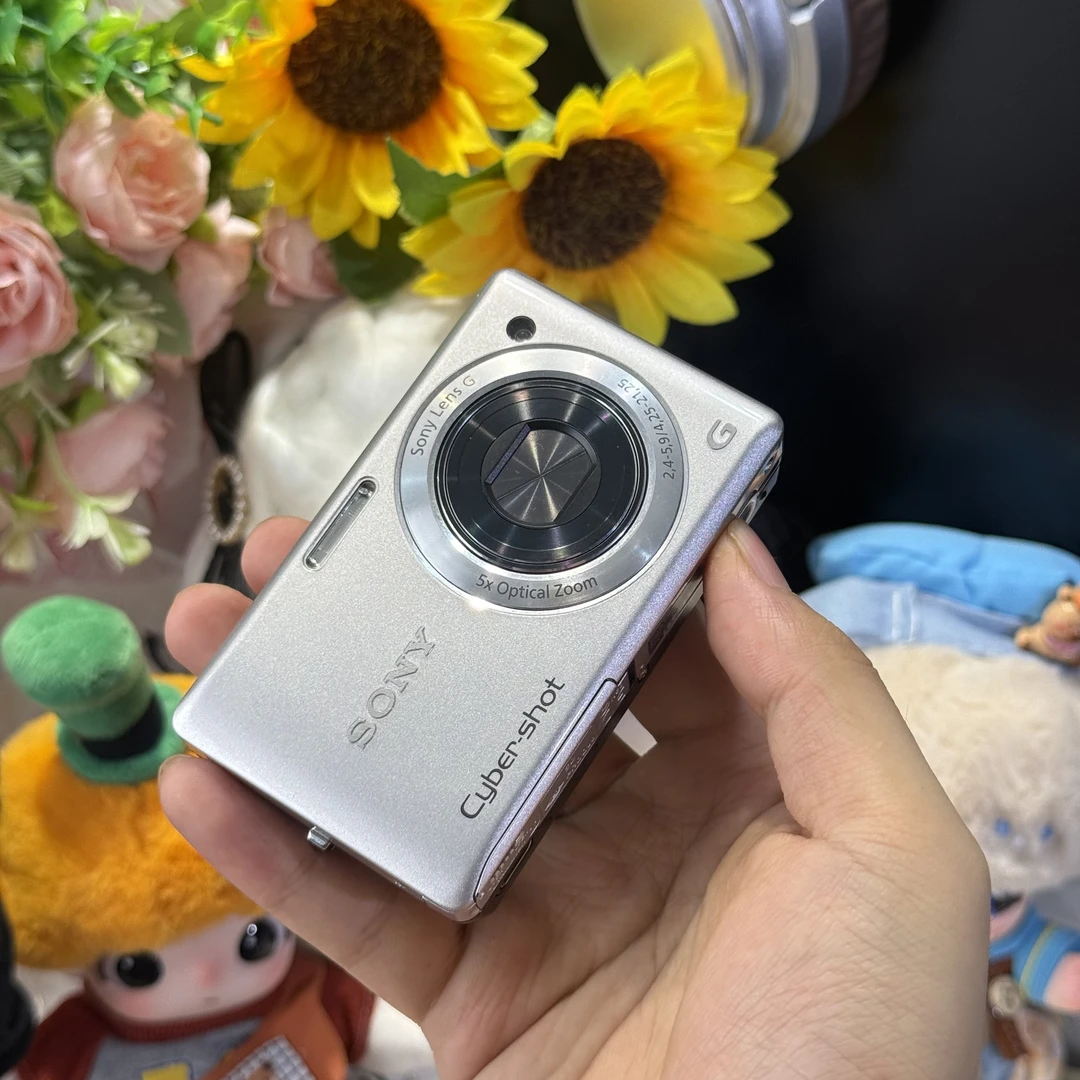 9新 Sony/索尼 索尼w390色彩感好1400万像素滤镜多适合新手带配件