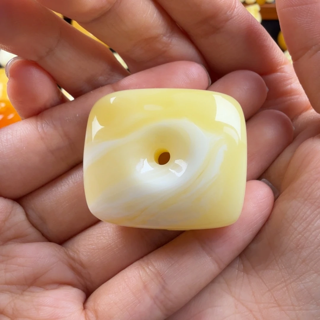 琥珀未镶嵌颈饰纯天然琥珀蜜蜡无优化