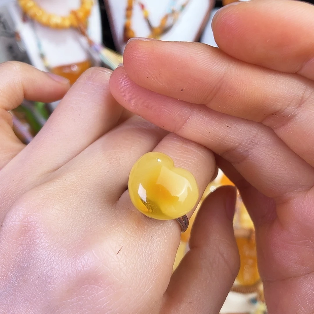 未镶嵌琥珀珠宝奇石，