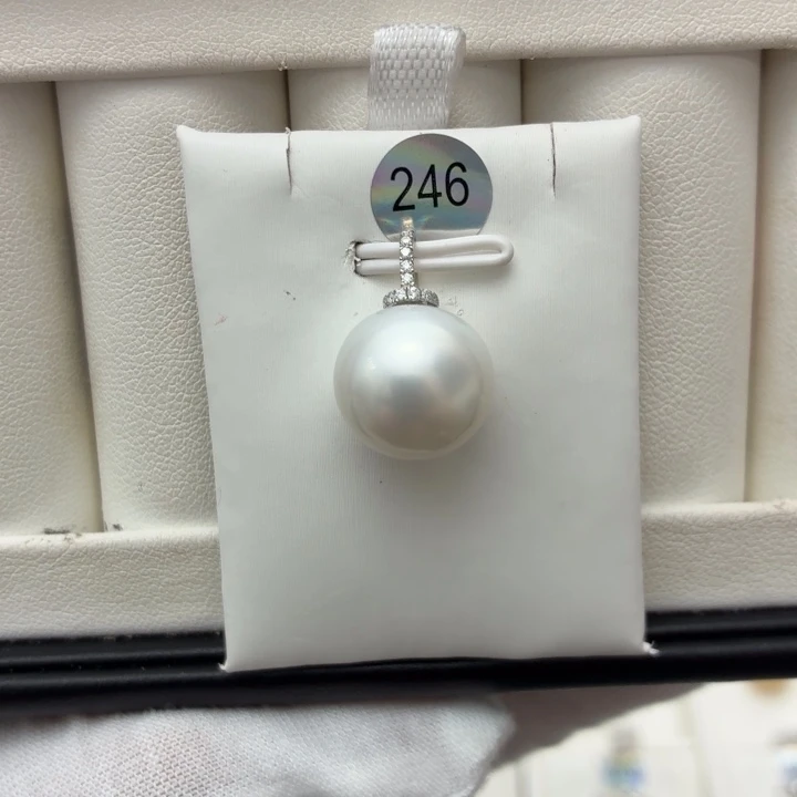 海水珍珠颈饰18K金镶嵌