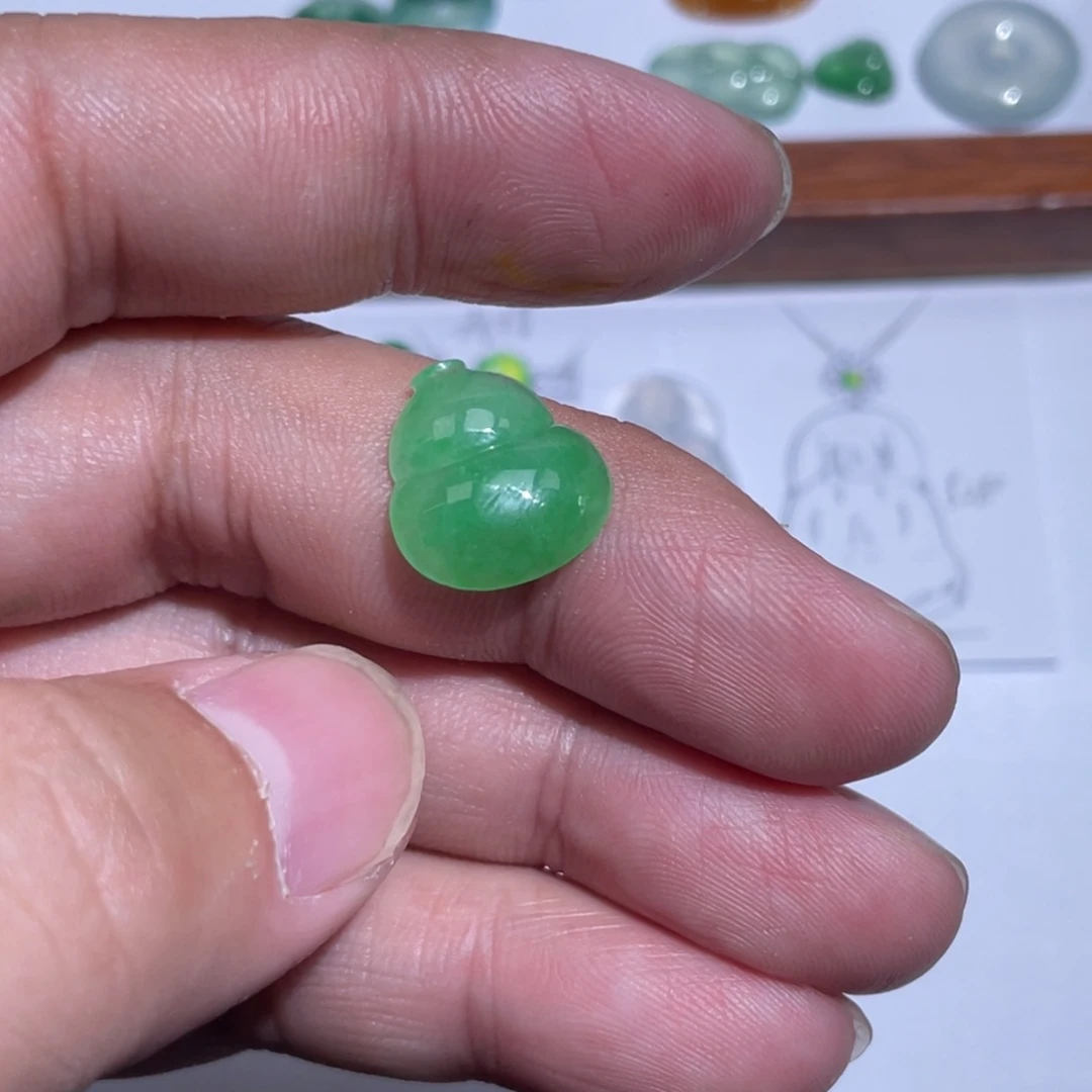 未镶嵌定制翡翠尺寸14.5*13.4*3.5