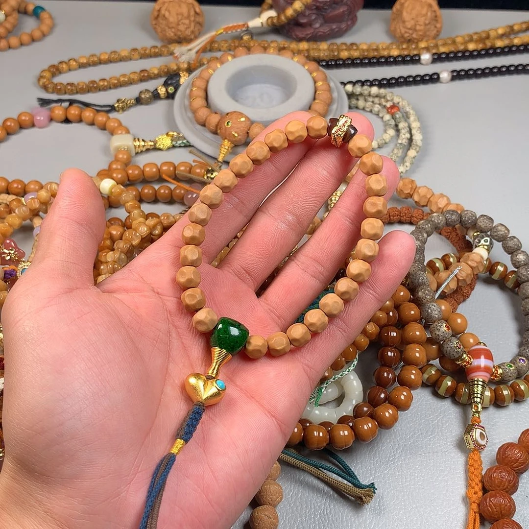 吊坠猴头核桃。。。。。。。。。。