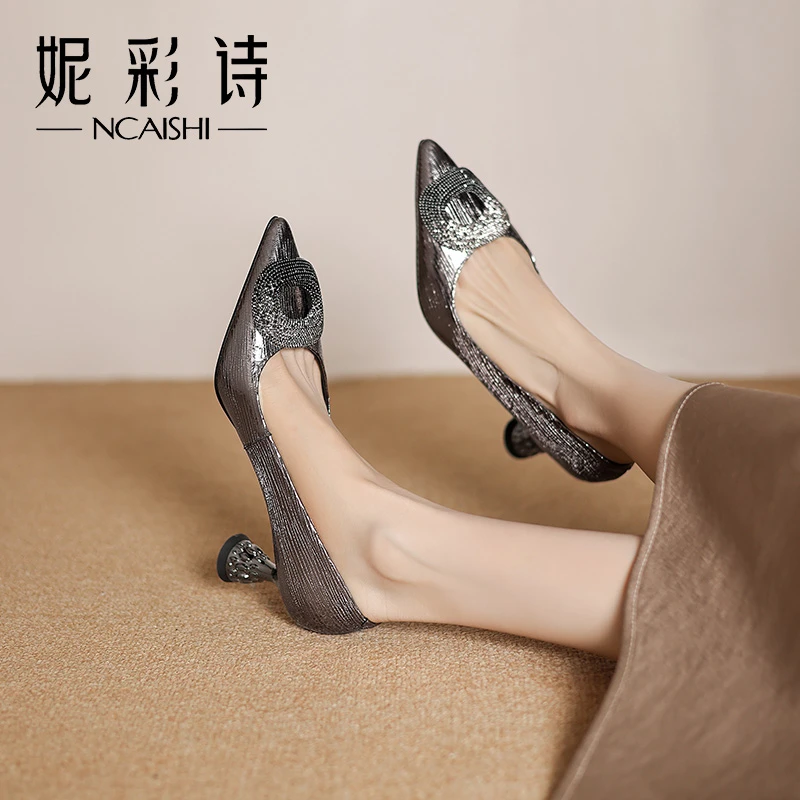 2024新款法式中跟单鞋女粗跟尖头通勤百搭不累脚粗跟气质女鞋2508