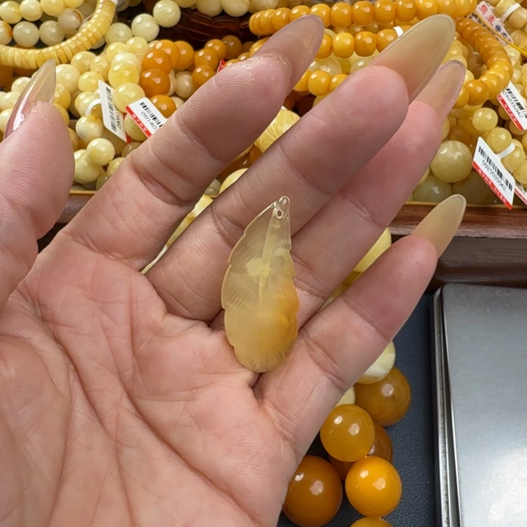 琥珀未镶嵌珠宝奇石