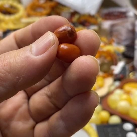 未镶嵌蜜蜡手串吊坠