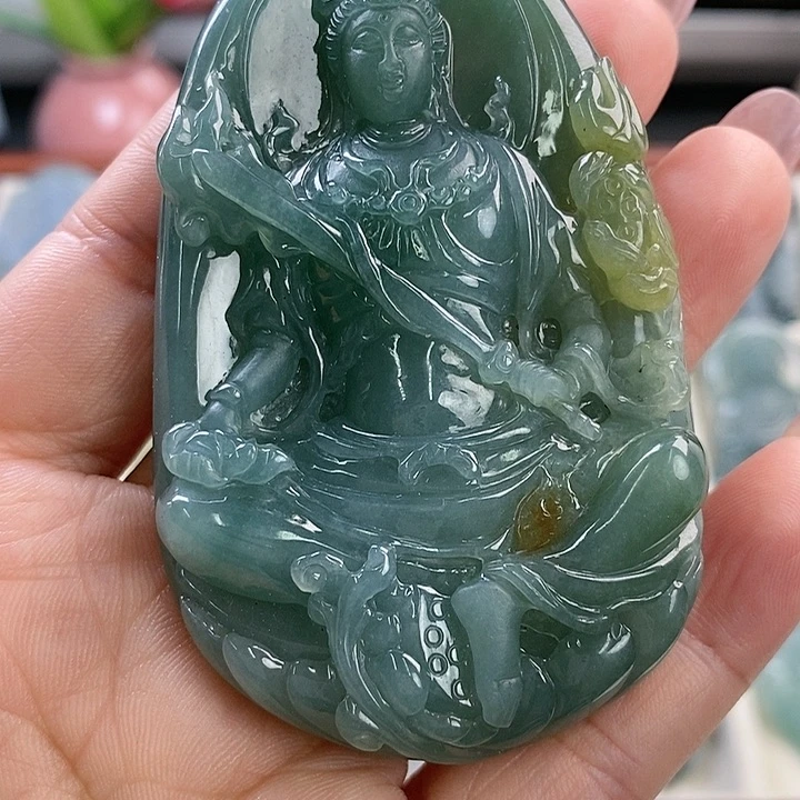 翡翠未镶嵌颈饰天**虹翡翠