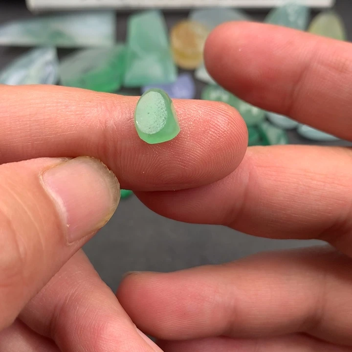 定制翡翠未镶嵌材料定制