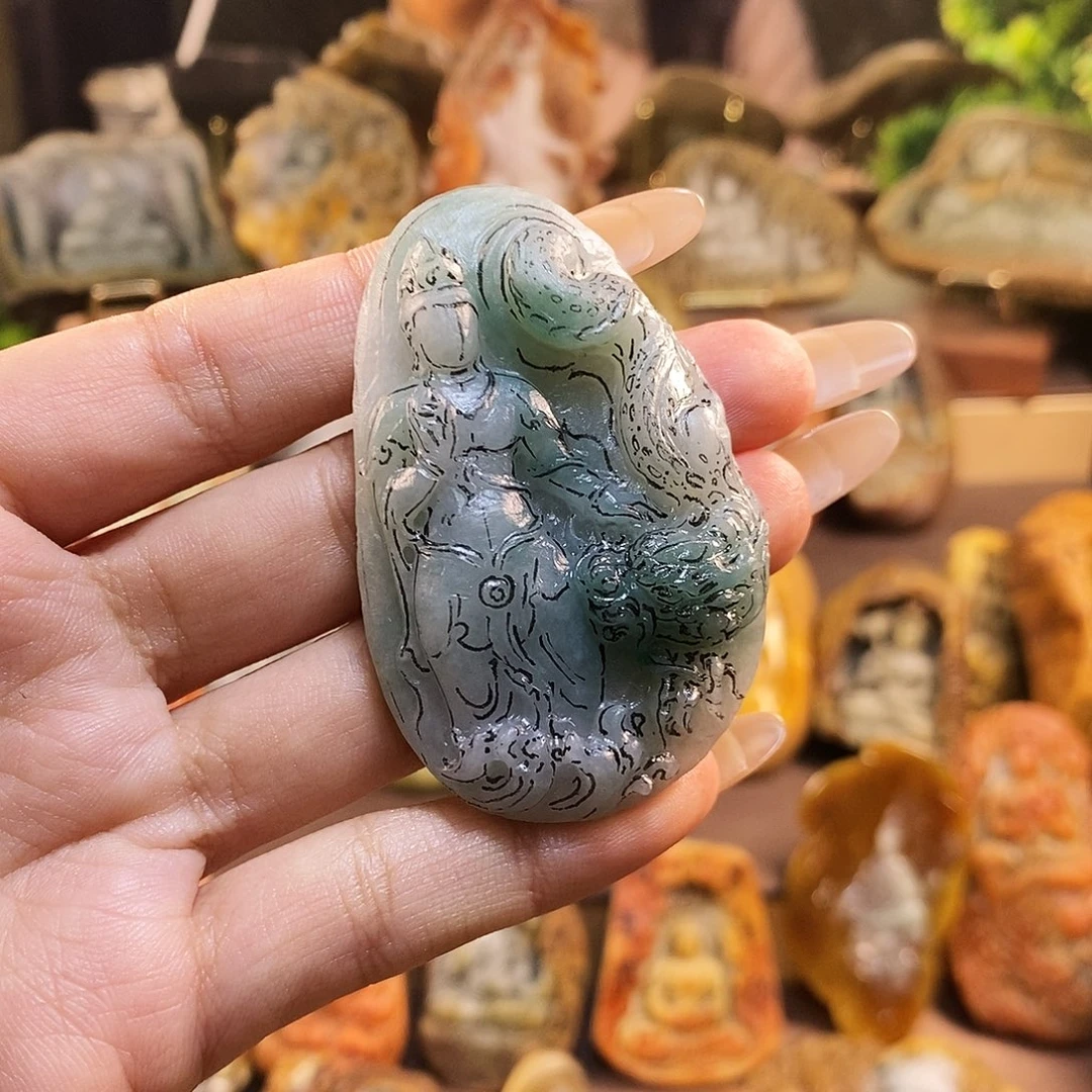 定制翡翠未镶嵌御龙观音