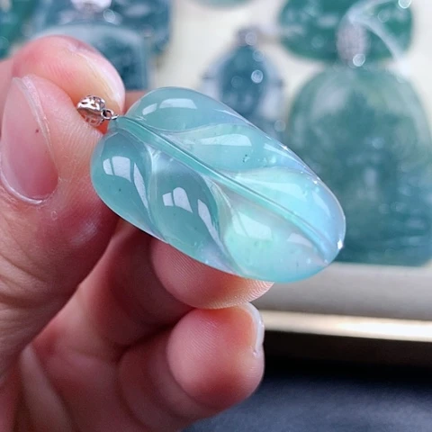 【闪购商品】翡翠颈饰18K金镶嵌天然翡翠