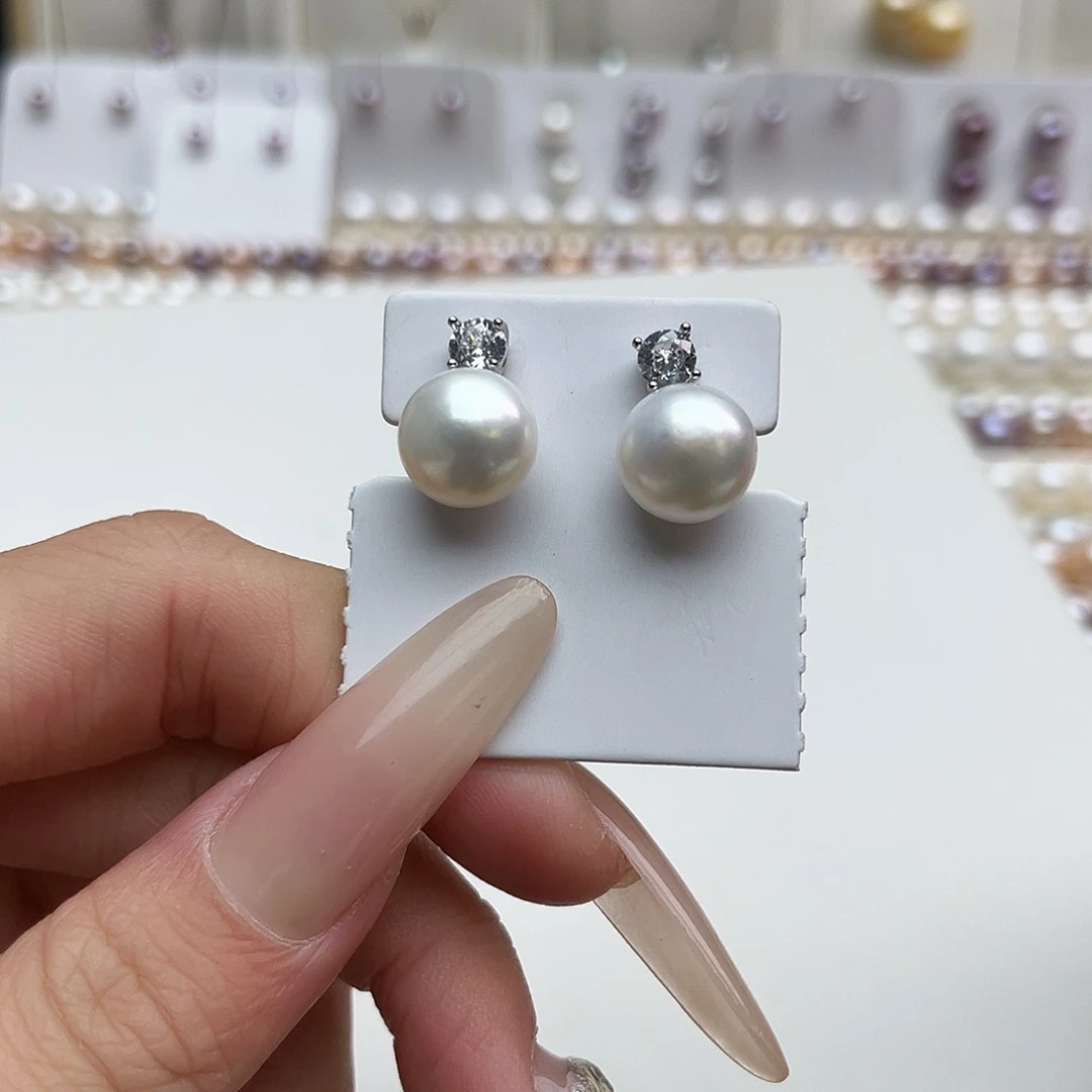 淡水珍珠耳饰未镶嵌
