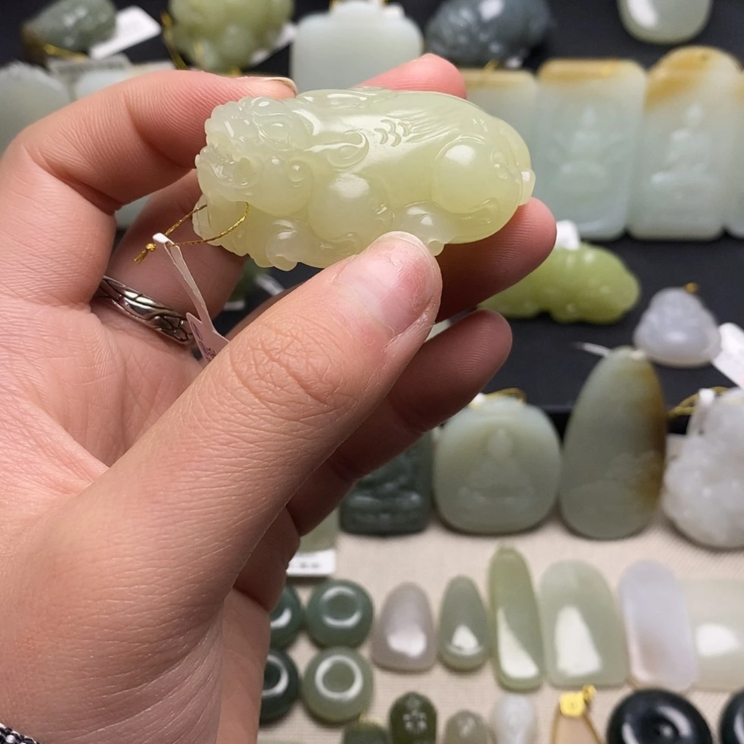 和田玉颈饰未镶嵌