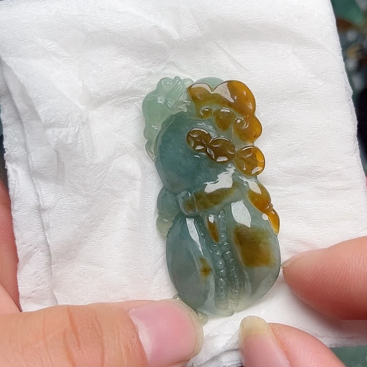 翡翠颈饰未镶嵌蟹钳 八方来财