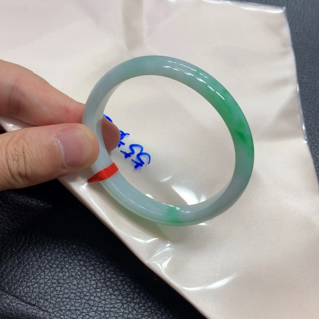 翡翠手镯（贵妃镯）未镶嵌翡翠