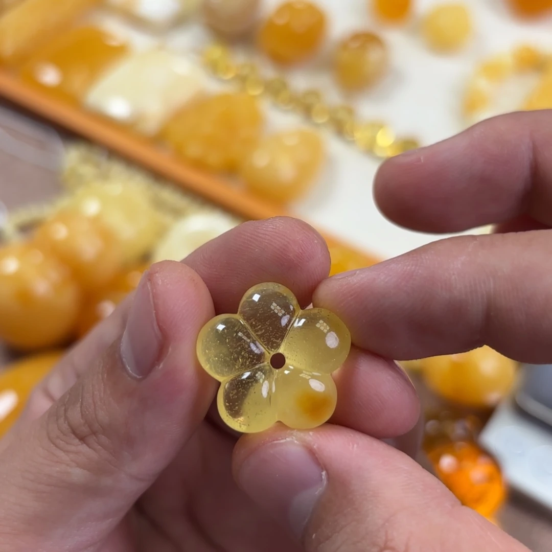 裸石蜜蜡未镶嵌五瓣花