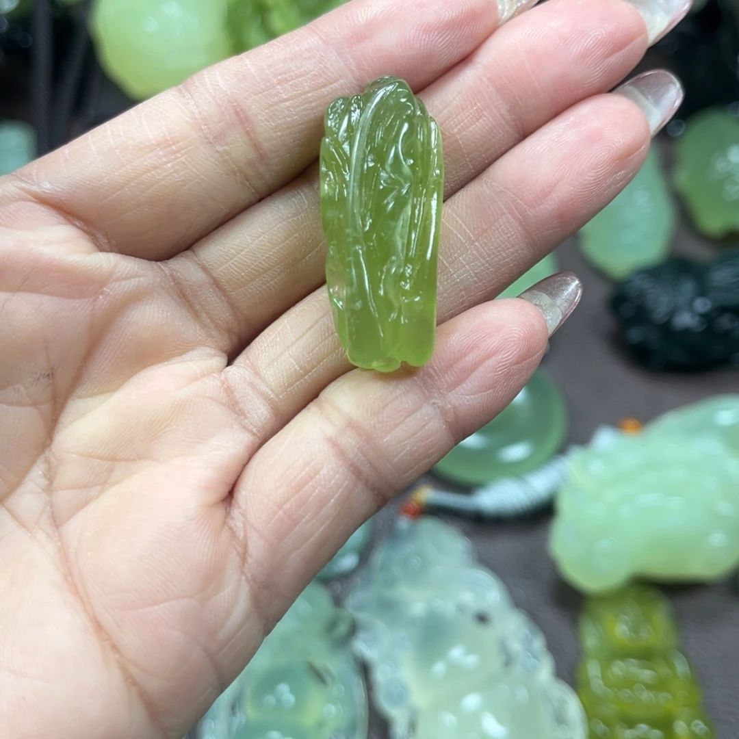 蛇纹石玉未镶嵌颈饰