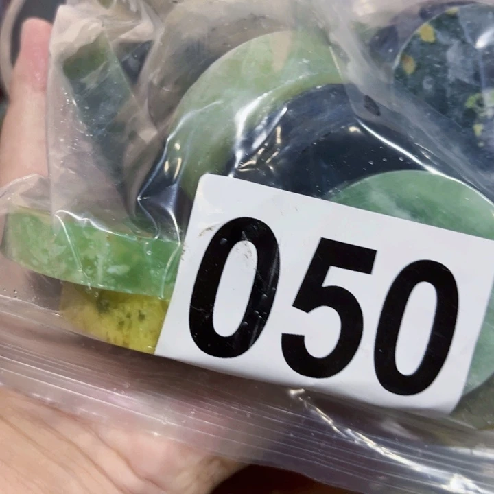 未镶嵌蛇纹石玉珠宝半成品
