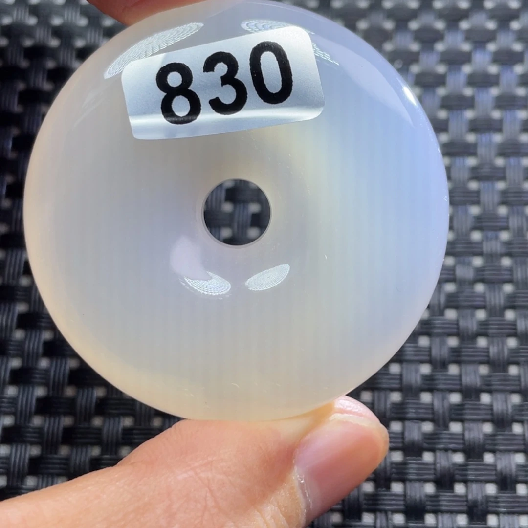 未镶嵌颈饰玛瑙/玉髓游*