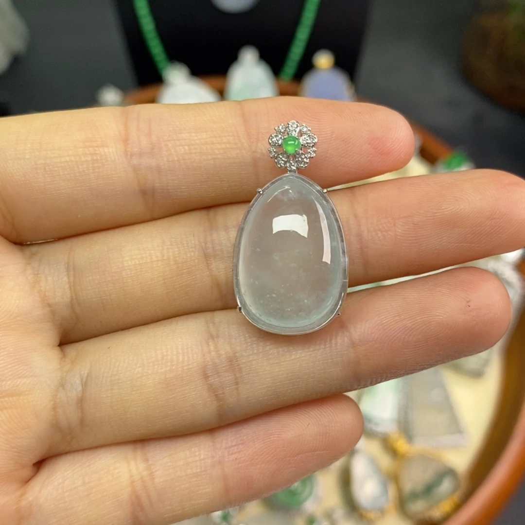 翡翠18K金镶嵌耳饰翡翠