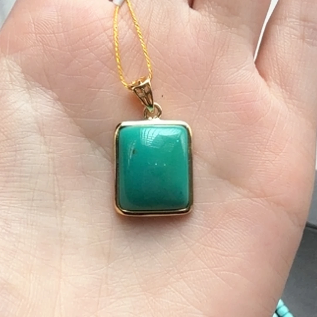 绿松石未镶嵌颈饰