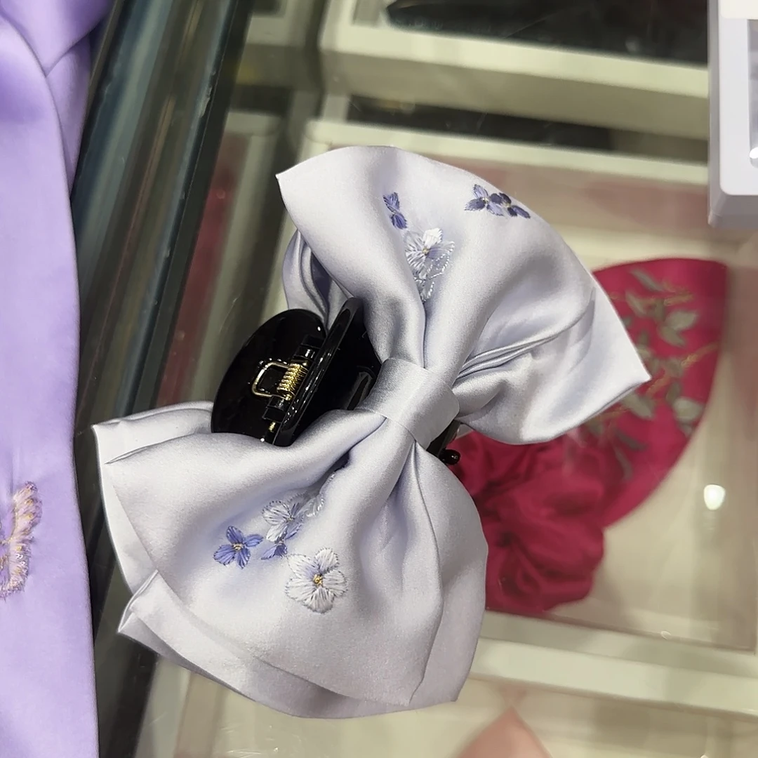 忙***仙真丝手工刺绣抓夹