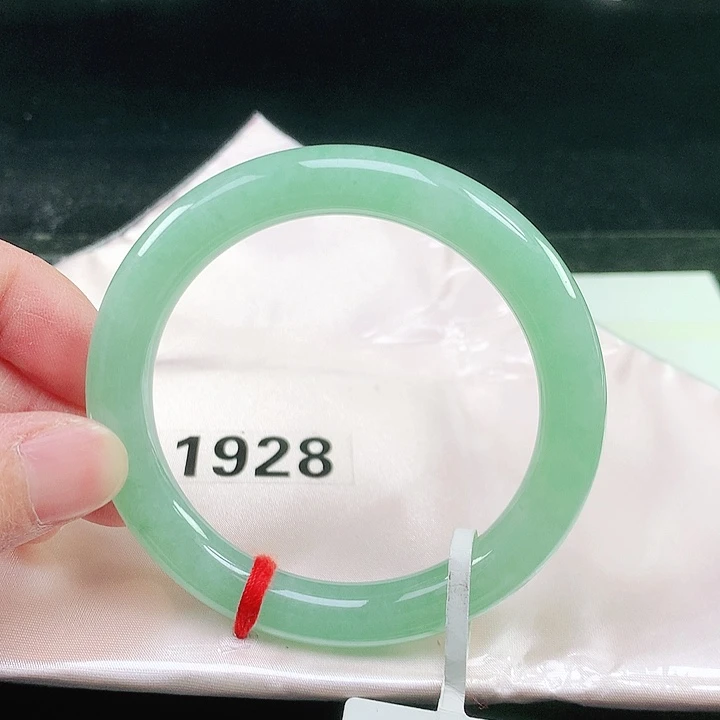 未镶嵌手镯（圆镯）翡翠1928