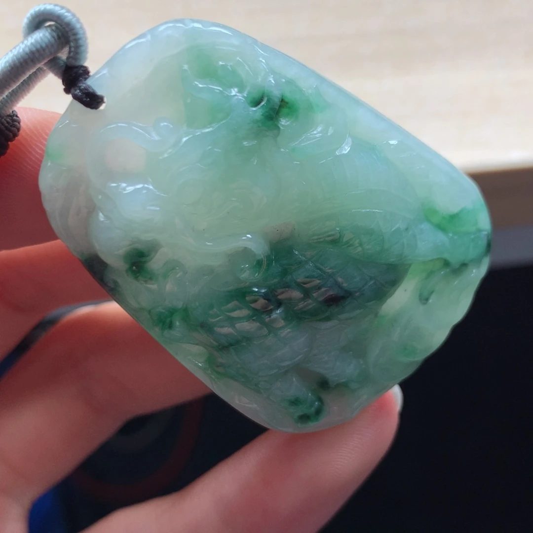 颈饰未镶嵌翡翠吊坠