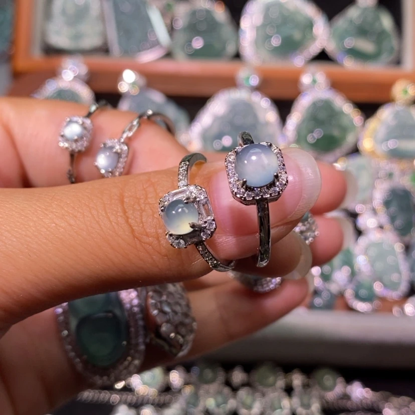 【闪购商品】翡翠未镶嵌颈饰天然