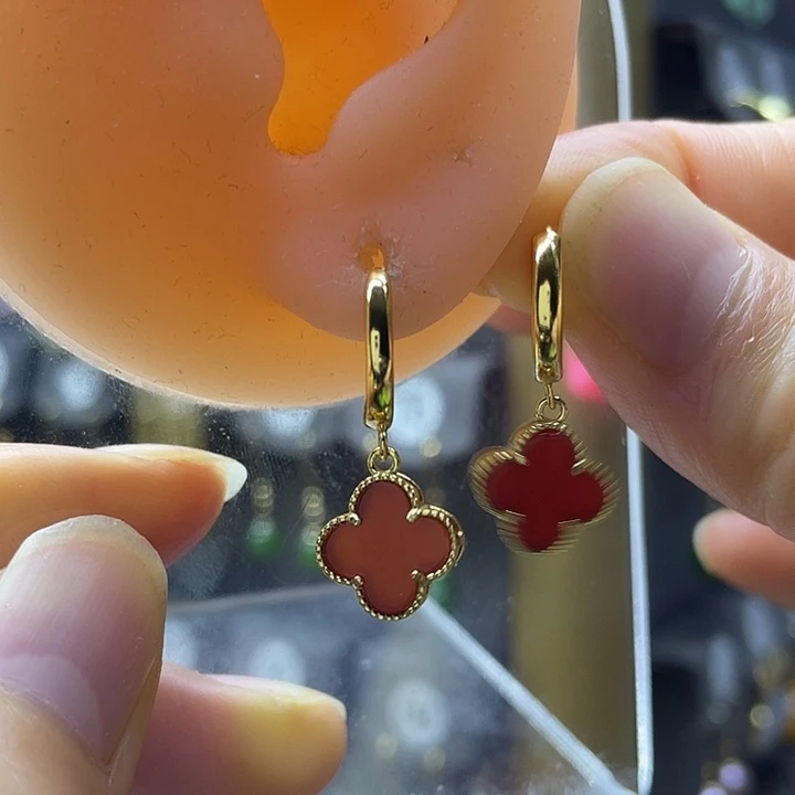 玛瑙/玉髓银S925镶嵌耳钉