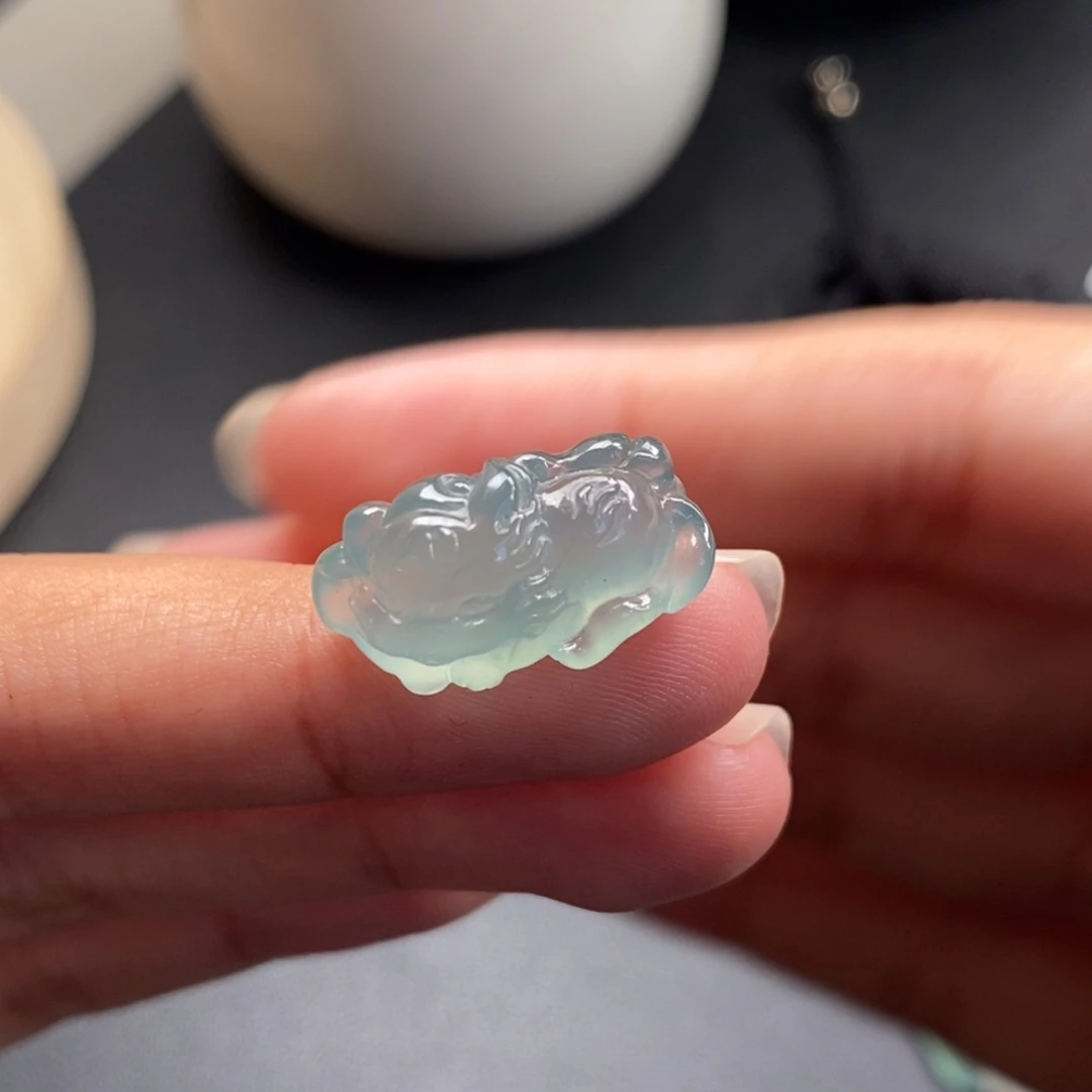 翡翠裸石冰胶九尾狐