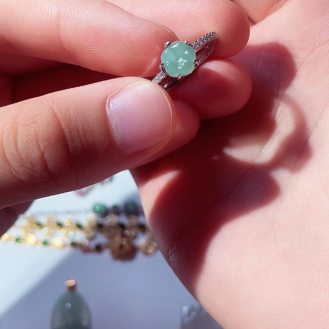 翡翠未镶嵌吊坠(赠链)113468894