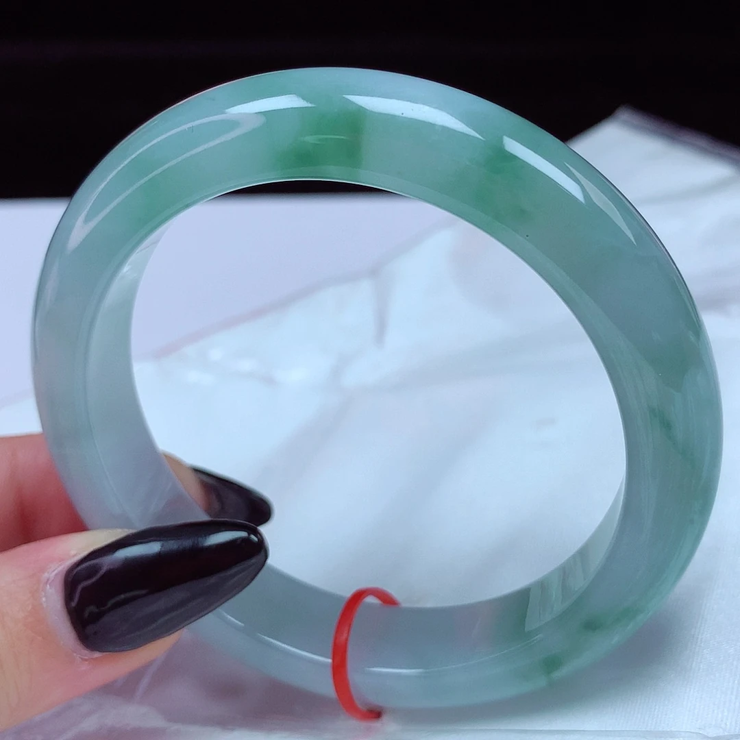 翡翠手镯未镶嵌57圈